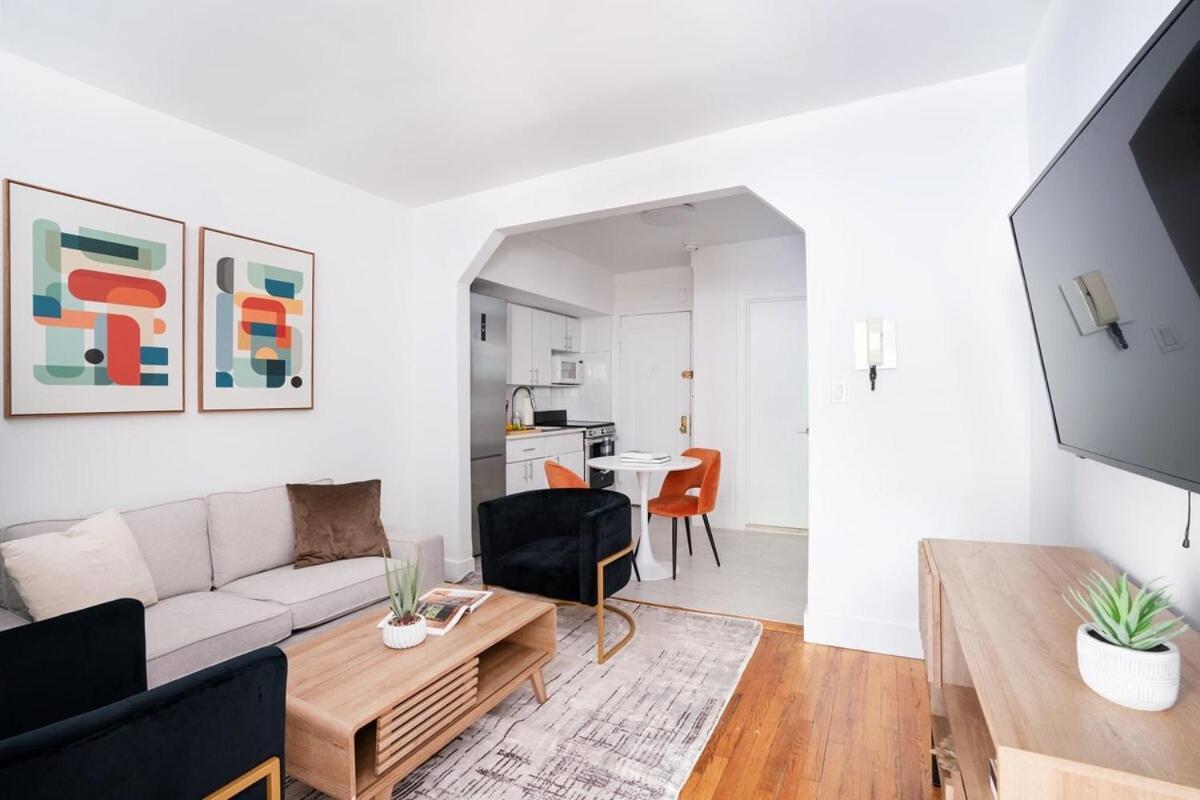 444-3a Newly Renovated 1br - Elevator Building * New York